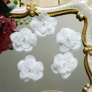 20 Kom./lot Bijele mrežaste vezenje tkanina cvjetne čipke navlaka završiti odjeće 3D izvlačenja cvijet vjenčanicu diy aplicirano